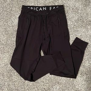 Like new AE men’s joggers